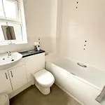 Сasa de vacaciones Stylish Village Townhouse W/ Parking - Near & York Leeds (West Yorkshire)