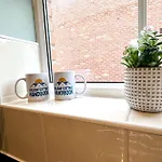 Сasa de vacaciones Stylish Village Townhouse W/ Parking - Near & York Leeds (West Yorkshire)