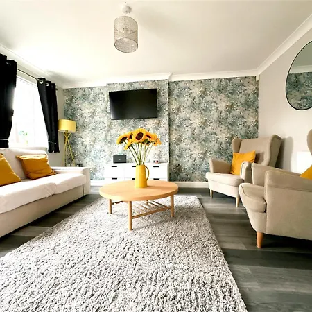 Holiday home Stylish Village Townhouse W/ Parking - Near & York
