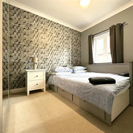 Holiday home Stylish Village Townhouse W/ Parking - Near & York