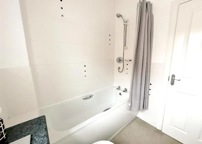 Stylish Village Townhouse W/ Parking - Near & York Σπίτι διακοπών