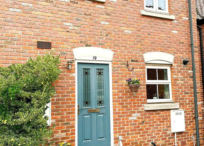 Stylish Village Townhouse W/ Parking - Near & York Σπίτι διακοπών *